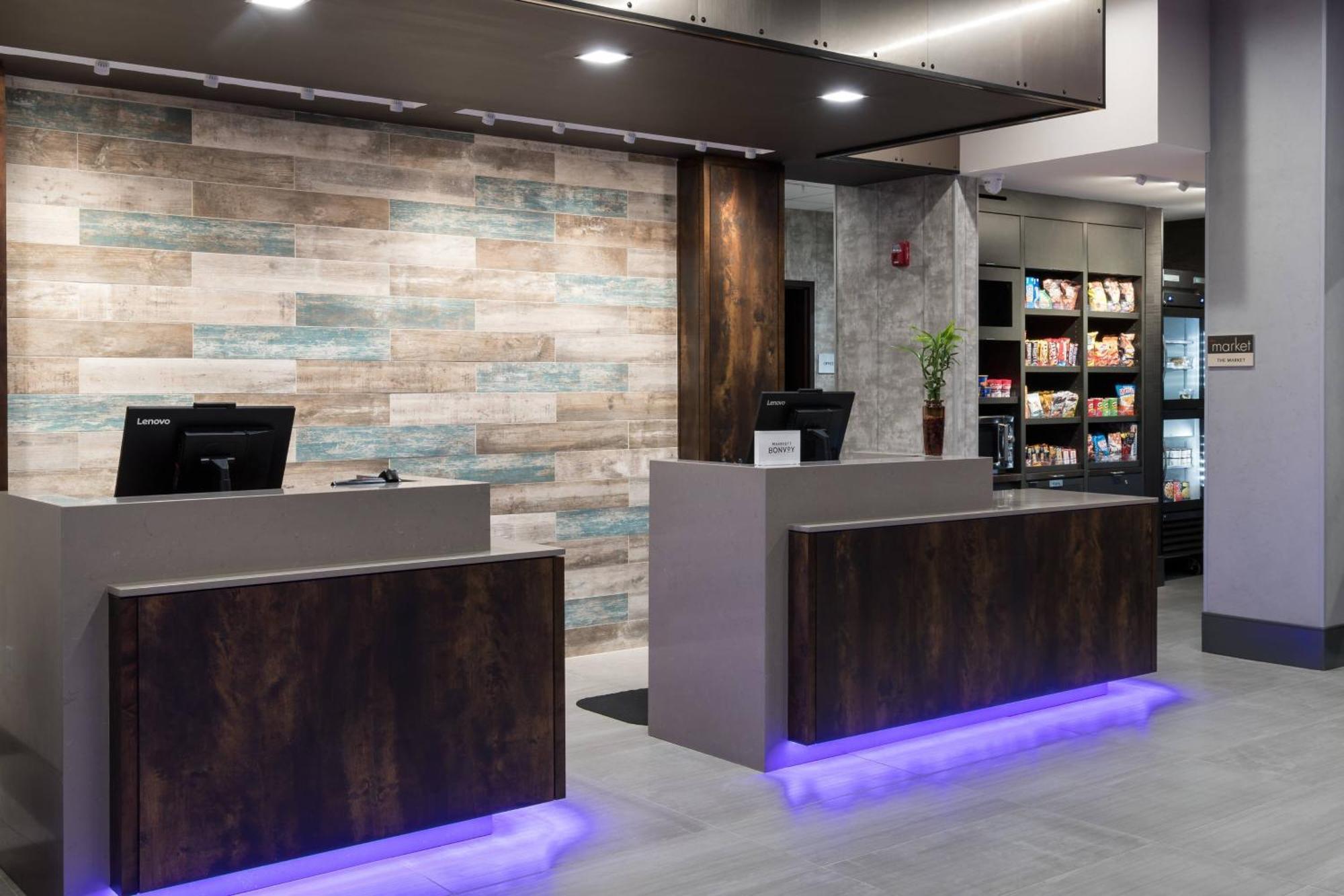 Отель Courtyard By Marriott Houston Heights/I-10 Экстерьер фото