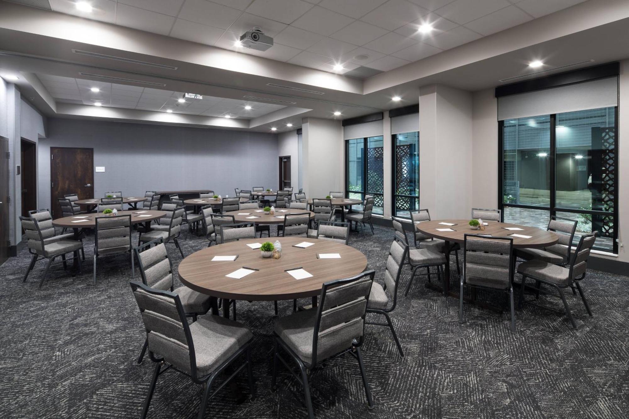 Отель Courtyard By Marriott Houston Heights/I-10 Экстерьер фото