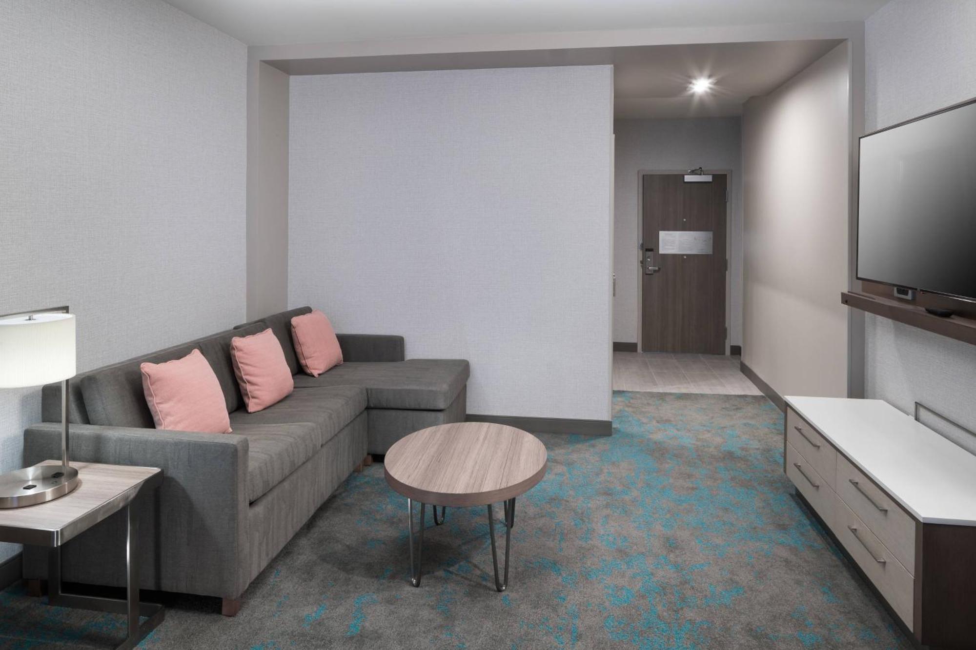 Отель Courtyard By Marriott Houston Heights/I-10 Экстерьер фото