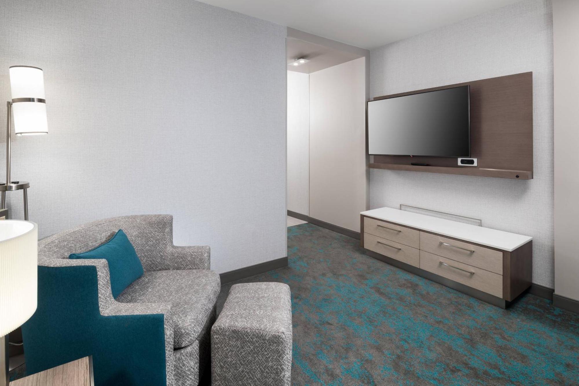 Отель Courtyard By Marriott Houston Heights/I-10 Экстерьер фото